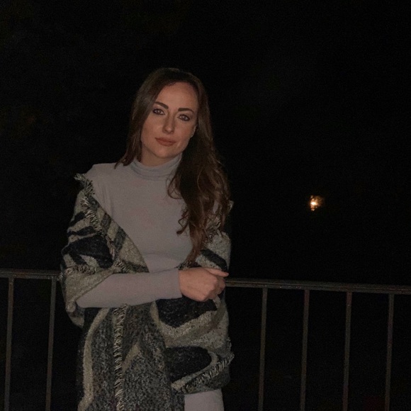 Meet your Posher, Angie - Picture 8 of 8